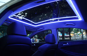 Fixed panoramic sunroof - ambient lighting